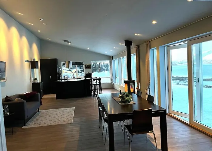 Moderne Ved Havet 3 Soverom Og 2 Bad Villa Tromsø