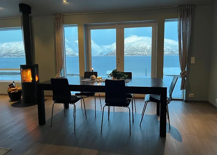 Moderne Ved Havet 3 Soverom Og 2 Bad *