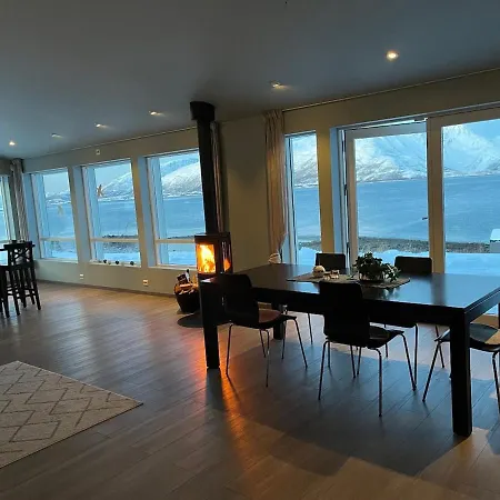 Moderne Ved Havet 3 Soverom Og 2 Bad * Tromsø